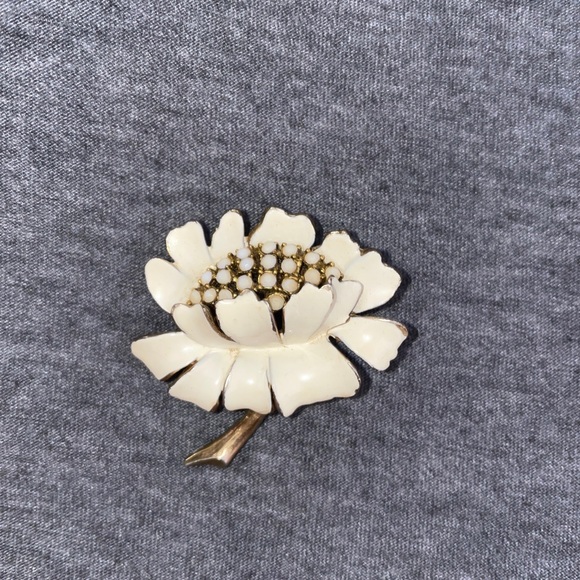 Vintage Signed HAR Hargo Floral Brooch Pin - Picture 1 of 3